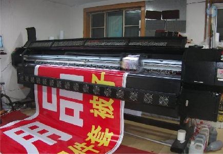  商城喷绘广告分辨率是多少？